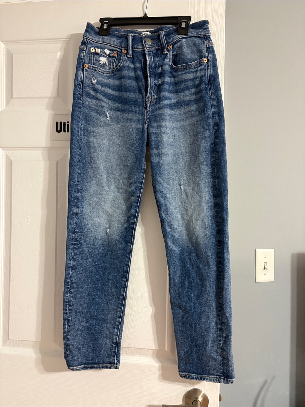 American Eagle Outfitters Men's Blue Washed Relaxed Jeans